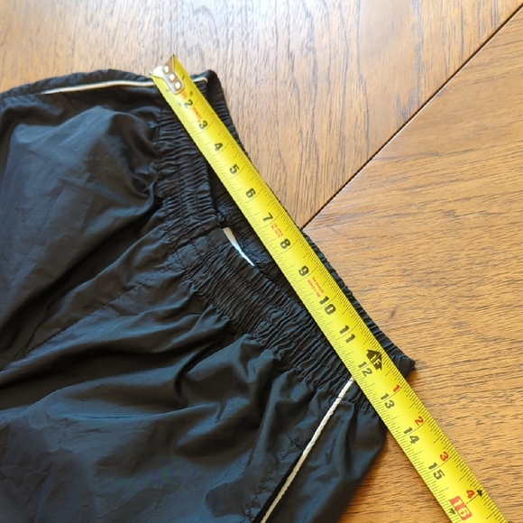 90s/Y2K Reebok Women's Black Swishy Winderbraker Pants with White Pinstripe - Picture 7 of 9